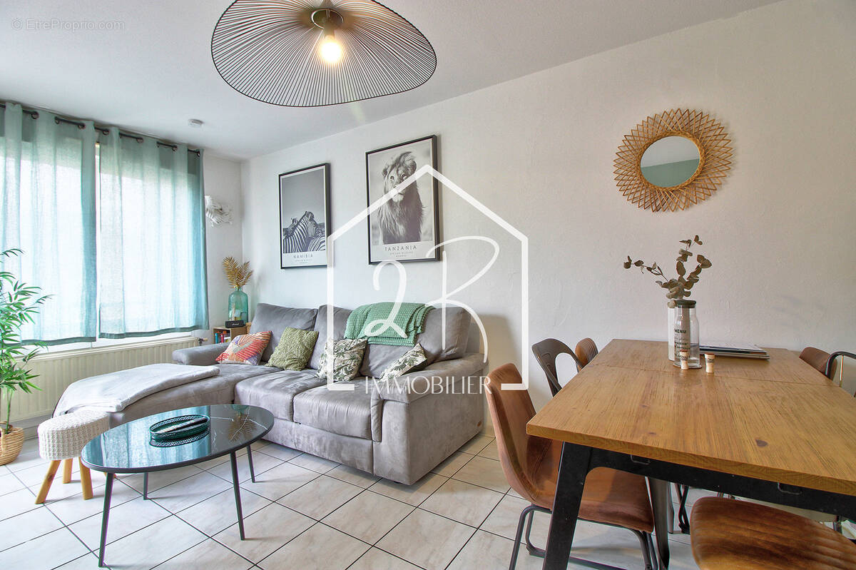 Appartement à SIMANDRES