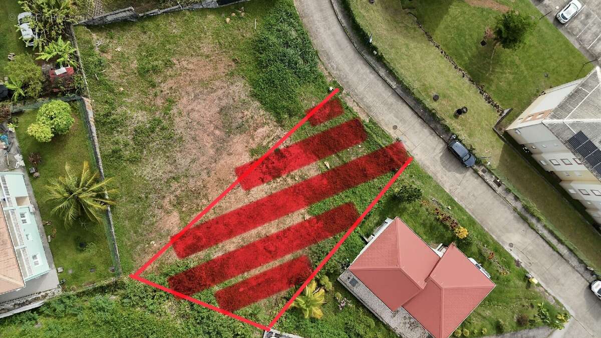 Terrain 520 m² à Ducos  - photo 2