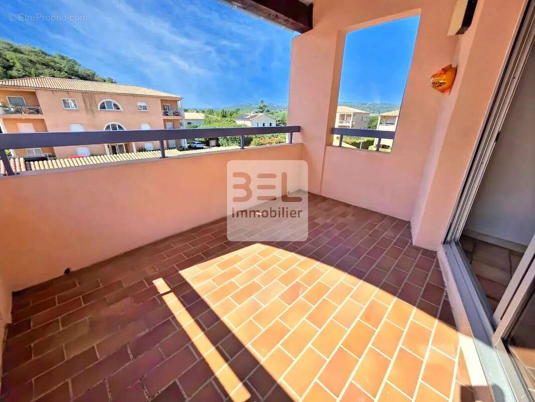 Appartement à BAGNOLS-SUR-CEZE