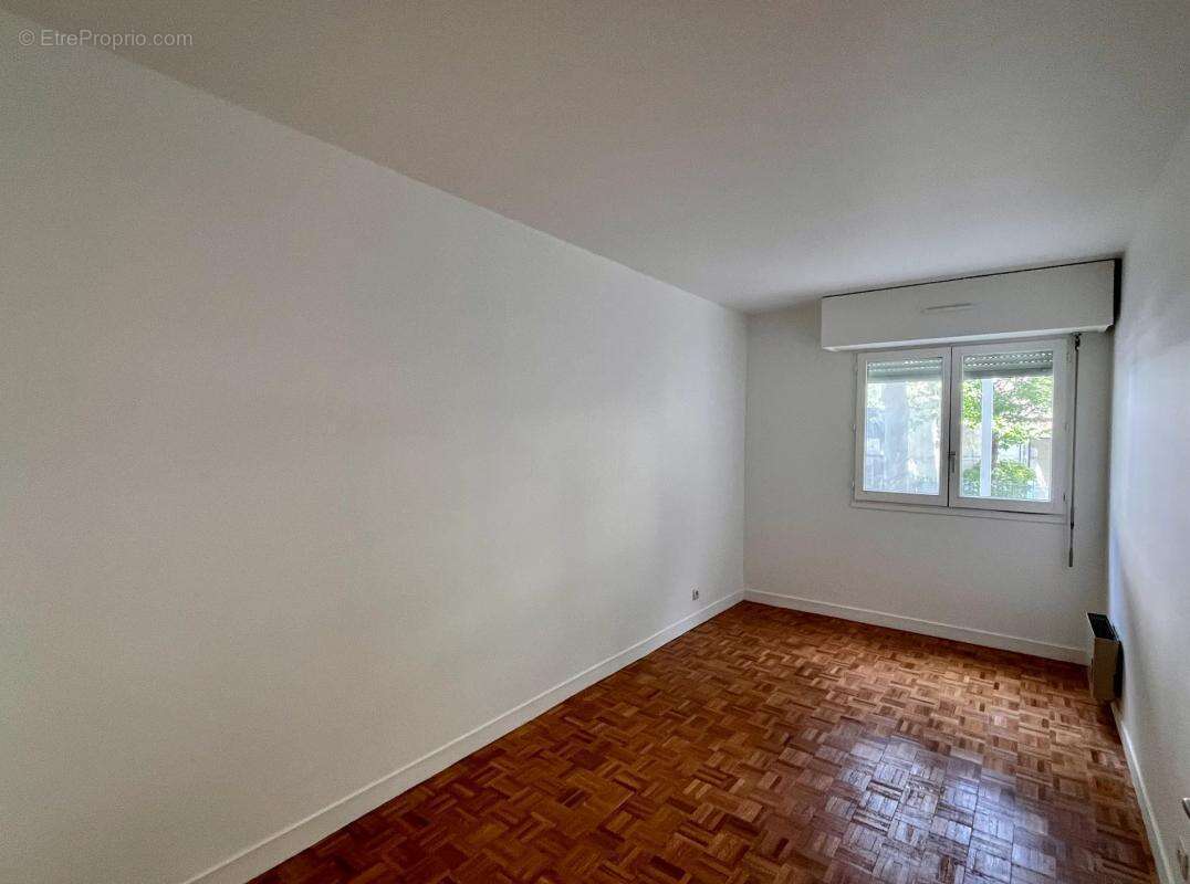 Appartement à LA GARENNE-COLOMBES