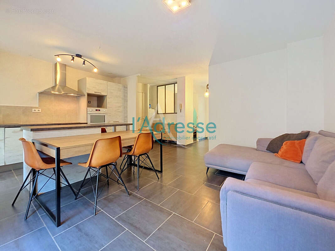 RARE ! Bel appartement 2 pièces en REZ DE JARDIN avec un parking ! - photo 2