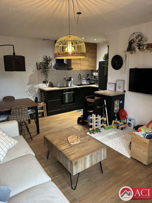 Appartement à BORNEL