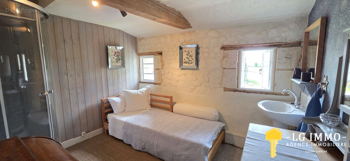 Maison à SAINT-THOMAS-DE-CONAC