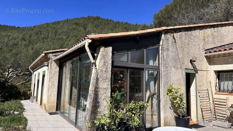 Maison à SAINT-ZACHARIE