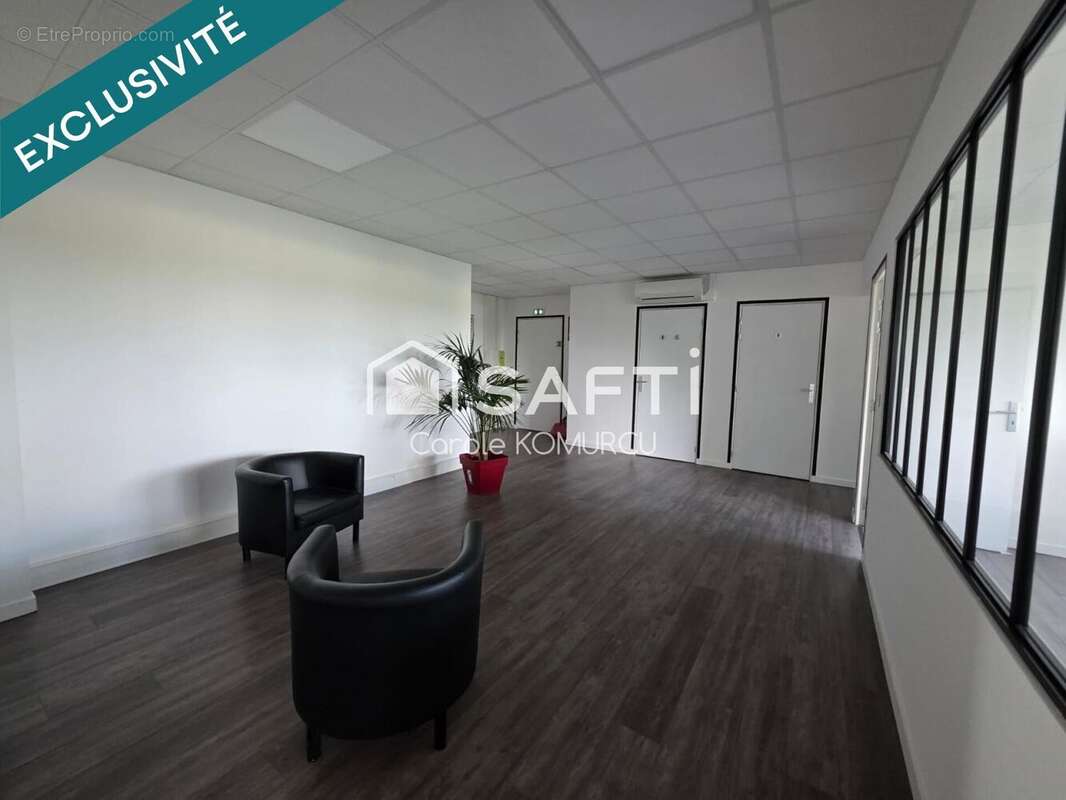 Photo 2 - Commerce à ACHERES