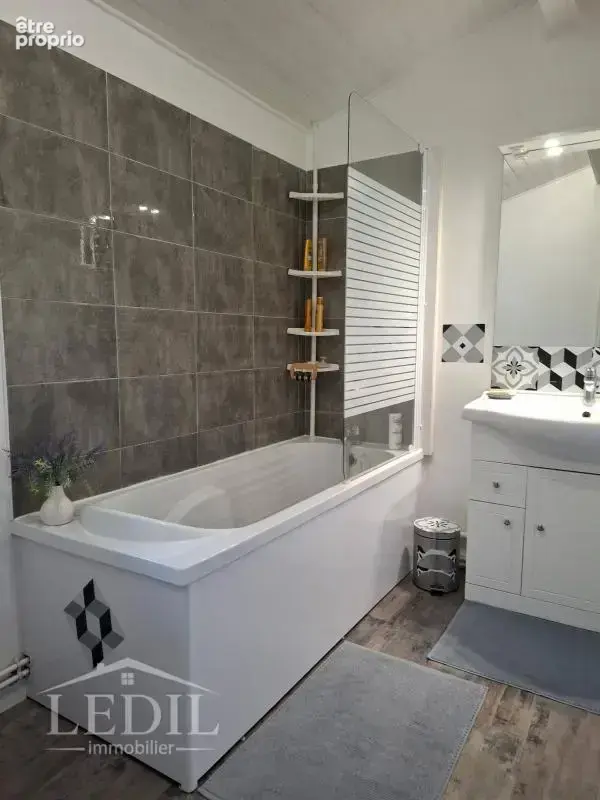 Maison en pierre de caractère – 173 m² – 5 chambres – Terrain de plus de 1 000 m² – Noaillan - photo 10