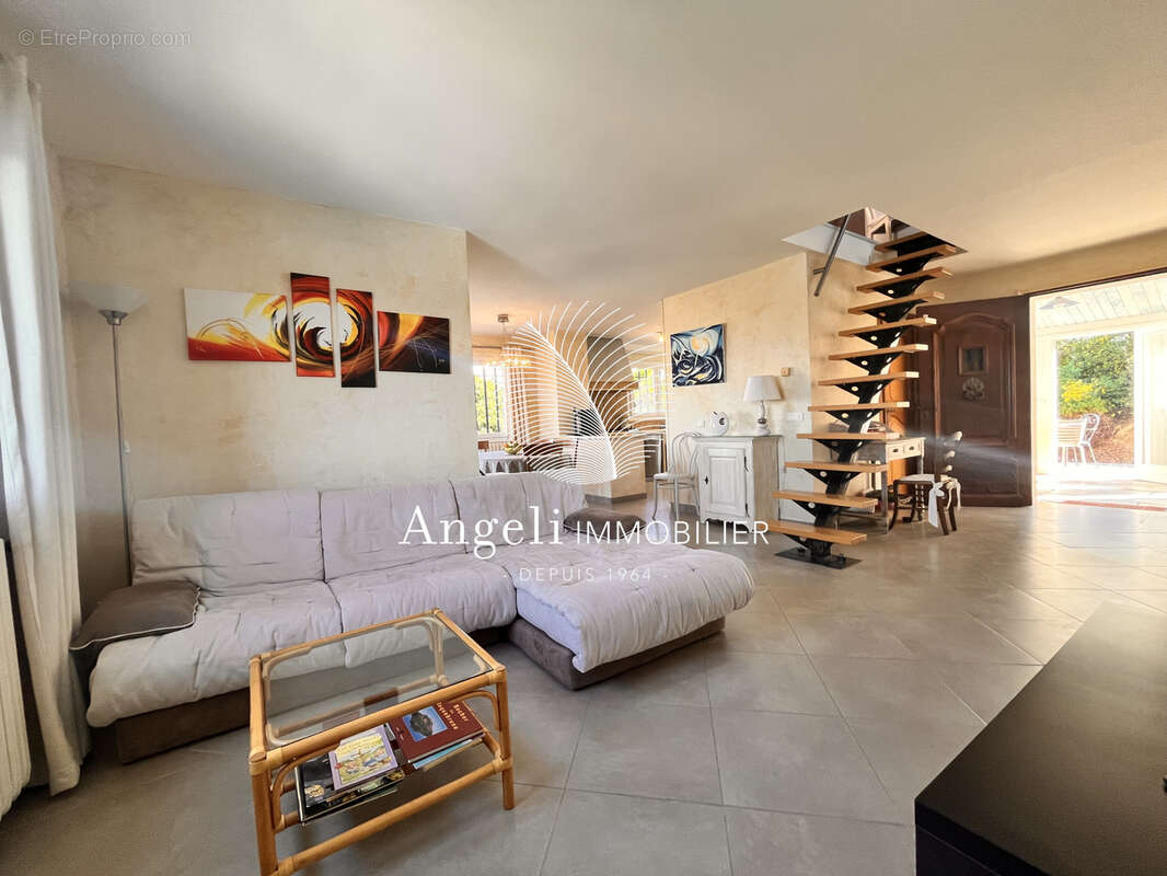 Maison à FREJUS