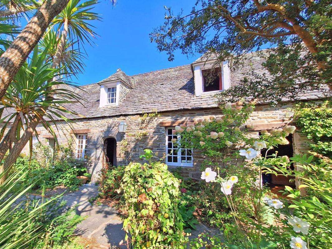 Maison à LOCQUIREC