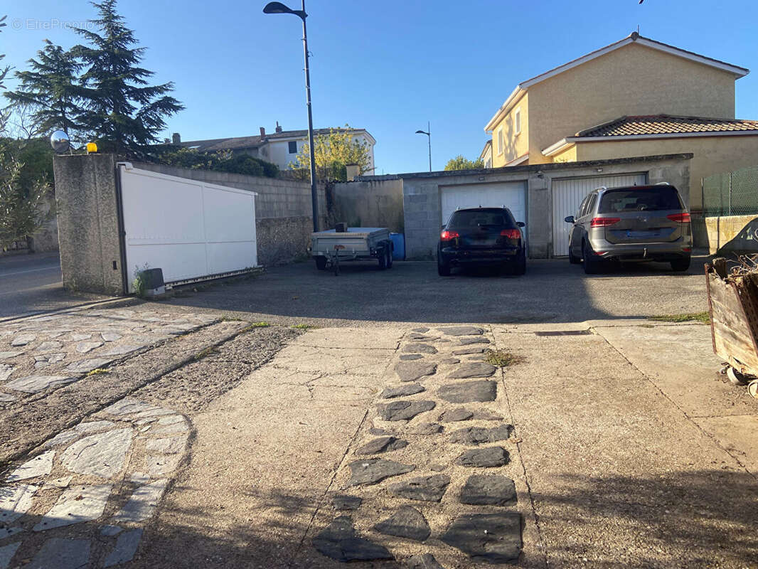 Maison à LES ROCHES-DE-CONDRIEU