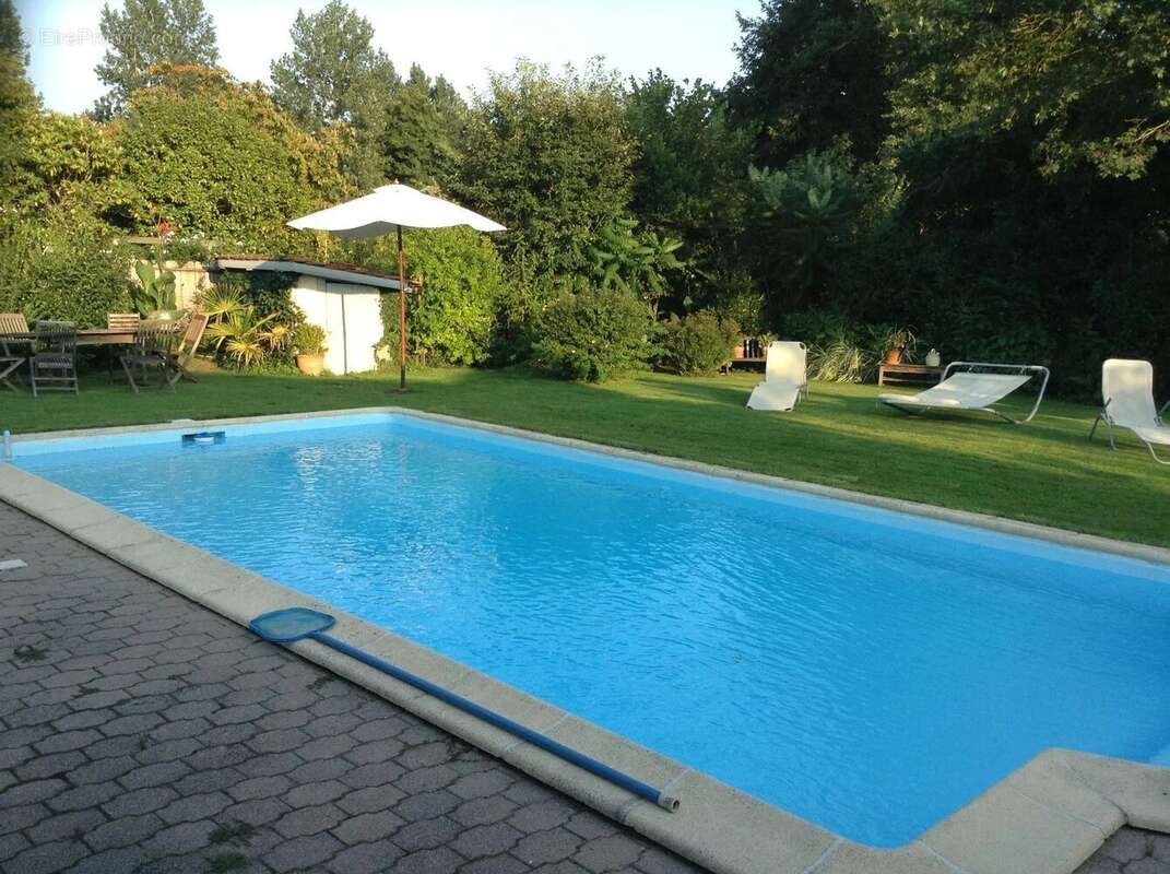 Maison à SAUGNAC-ET-CAMBRAN