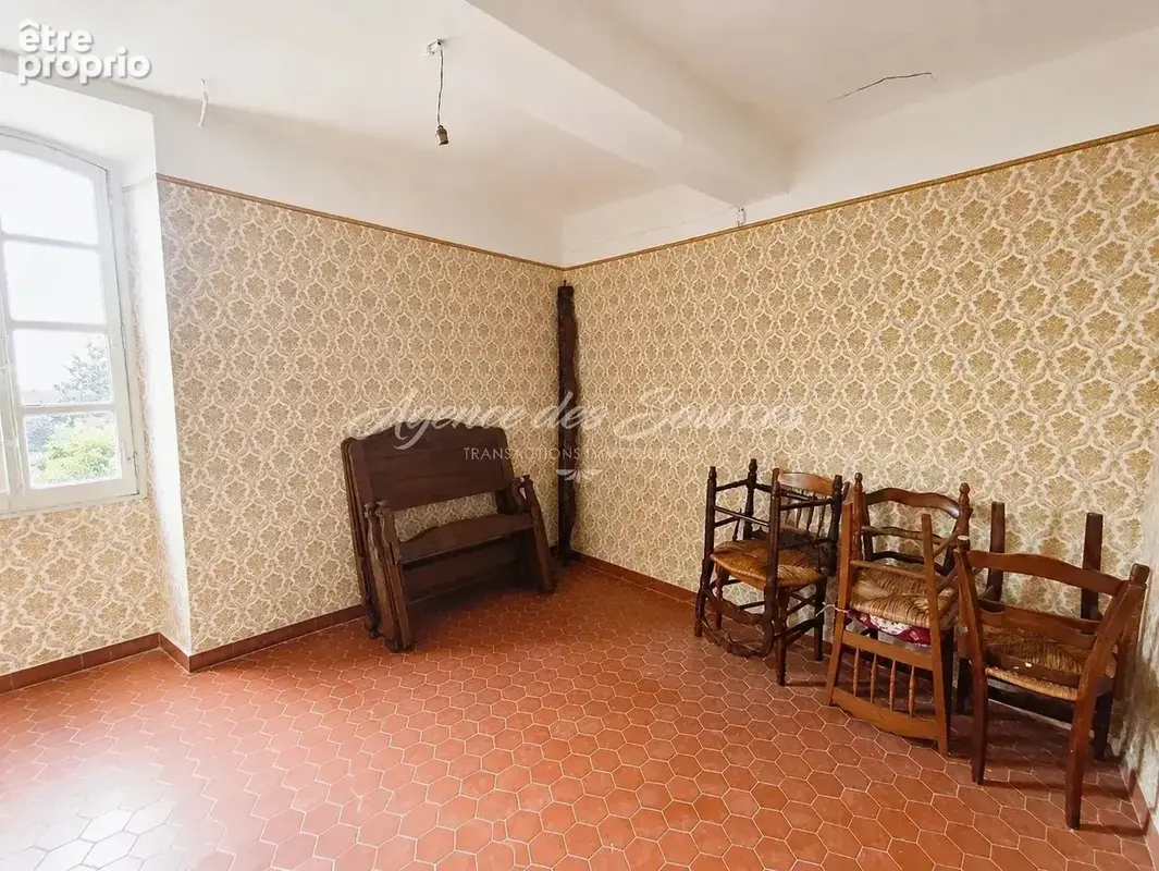 Appartements de 90 m² à rénover à la Verdière - photo 5