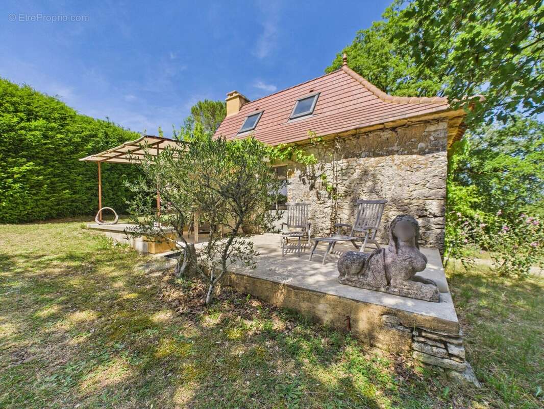 Propriété de caractère avec maison principale, annexes et piscine sur plus de 4,7 ha - photo 10