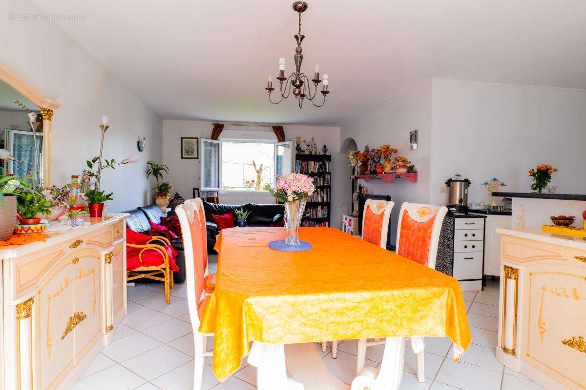 Maison à NEUILLY-SUR-MARNE