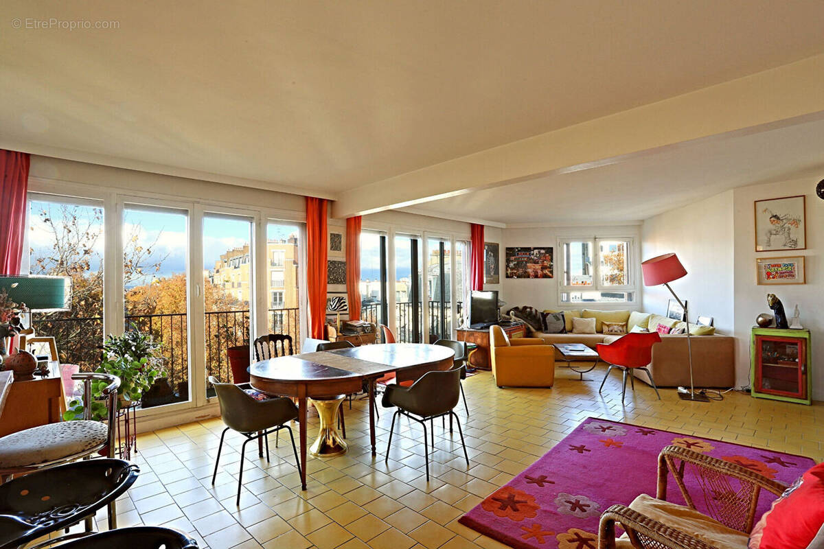 Appartement à PARIS-18E