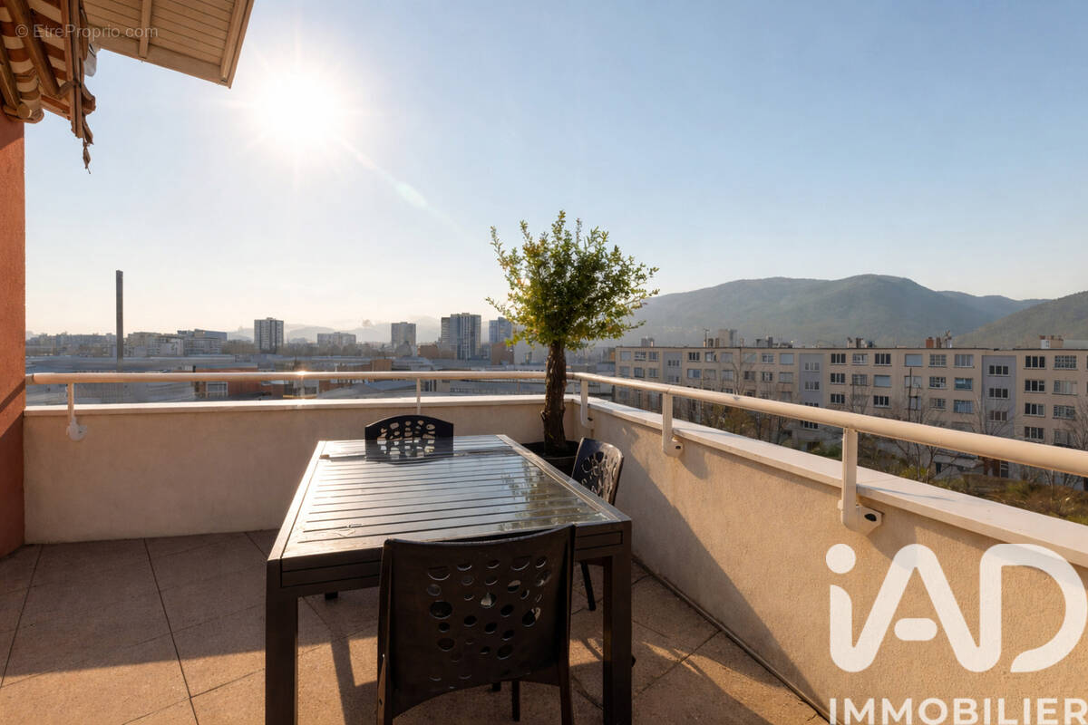 Photo 1 - Appartement à LE PONT-DE-CLAIX