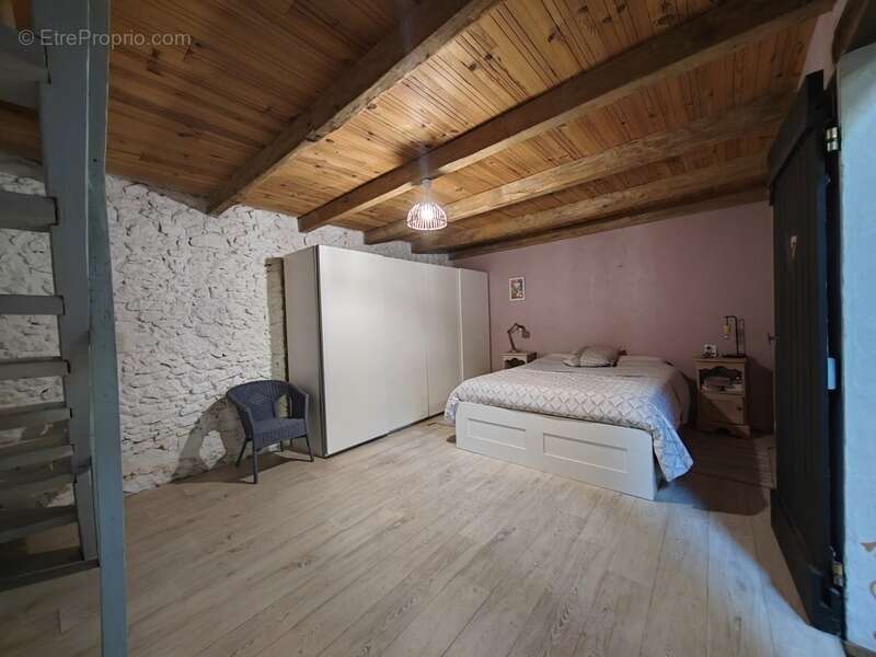 Maison à LE BROUILH-MONBERT