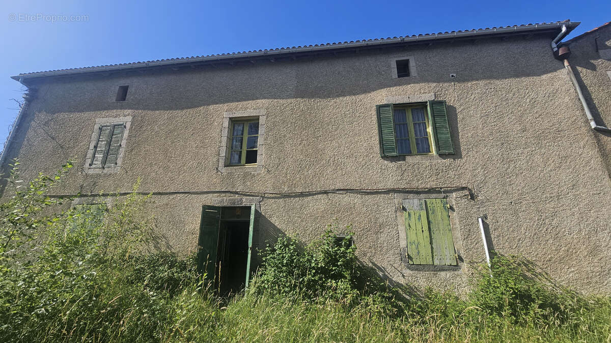 Maison à SAINT-MARTIAL-SUR-ISOP
