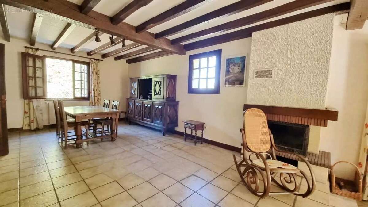 Maison à MILHAC-D'AUBEROCHE