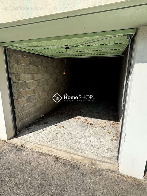 Parking à MARSEILLE-15E