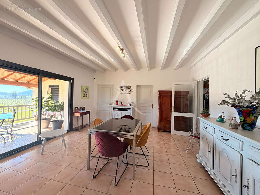 Maison avec vue dégagée, piscine, 5 chambres - photo 5
