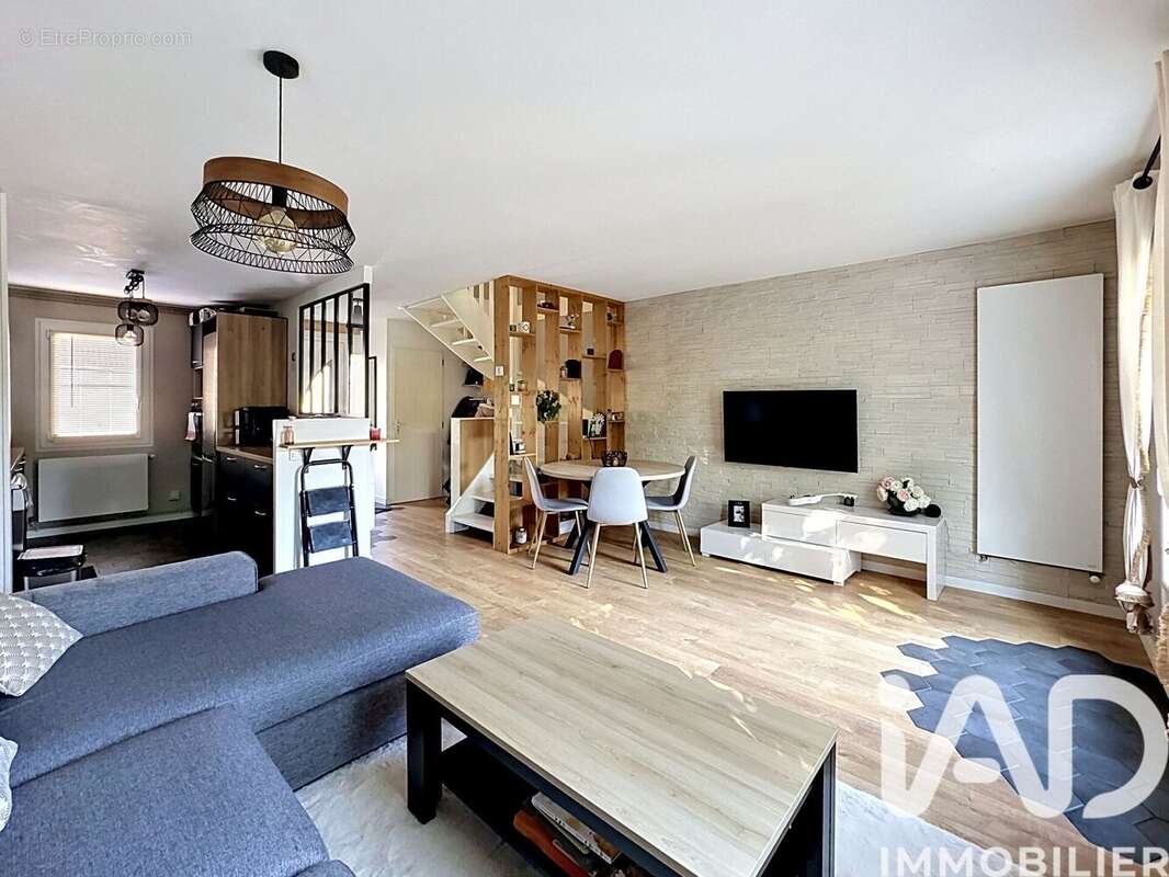 Photo 4 - Maison à VERT-SAINT-DENIS