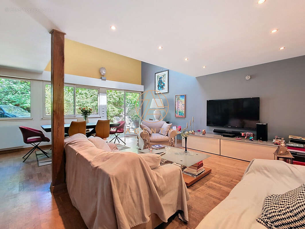 Maison à SAINT-MAUR-DES-FOSSES