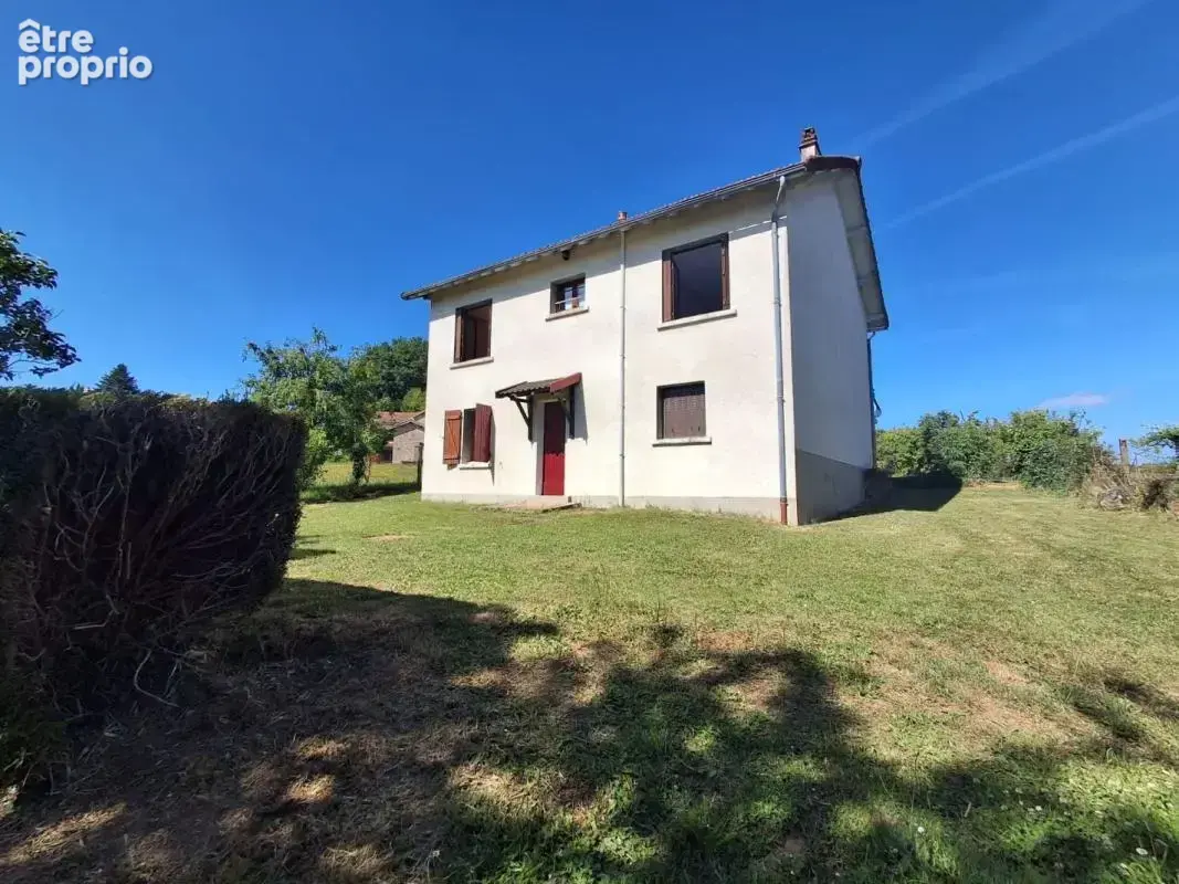 Maison à LE CHATENET-EN-DOGNON
