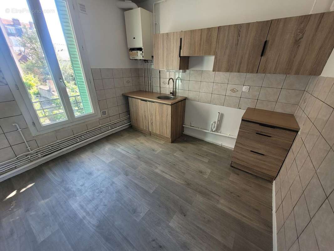 Appartement 42 m² à Le Bourget  - photo 2
