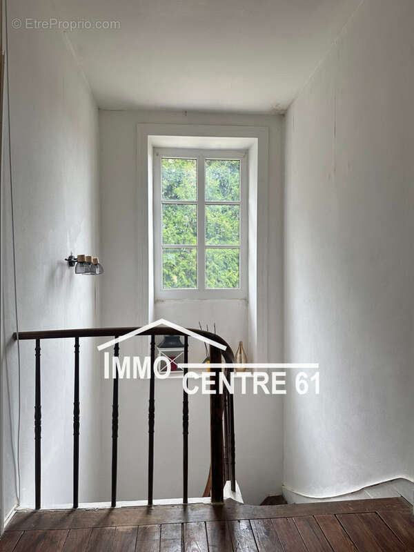 Maison de caractère sur 2000m2 de terrain - photo 6