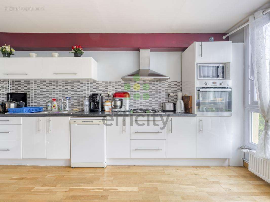 Appartement à COMBS-LA-VILLE