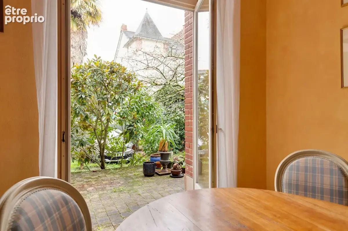 A vendre en impasse nantes jardin des plantes maison familiale - photo 5