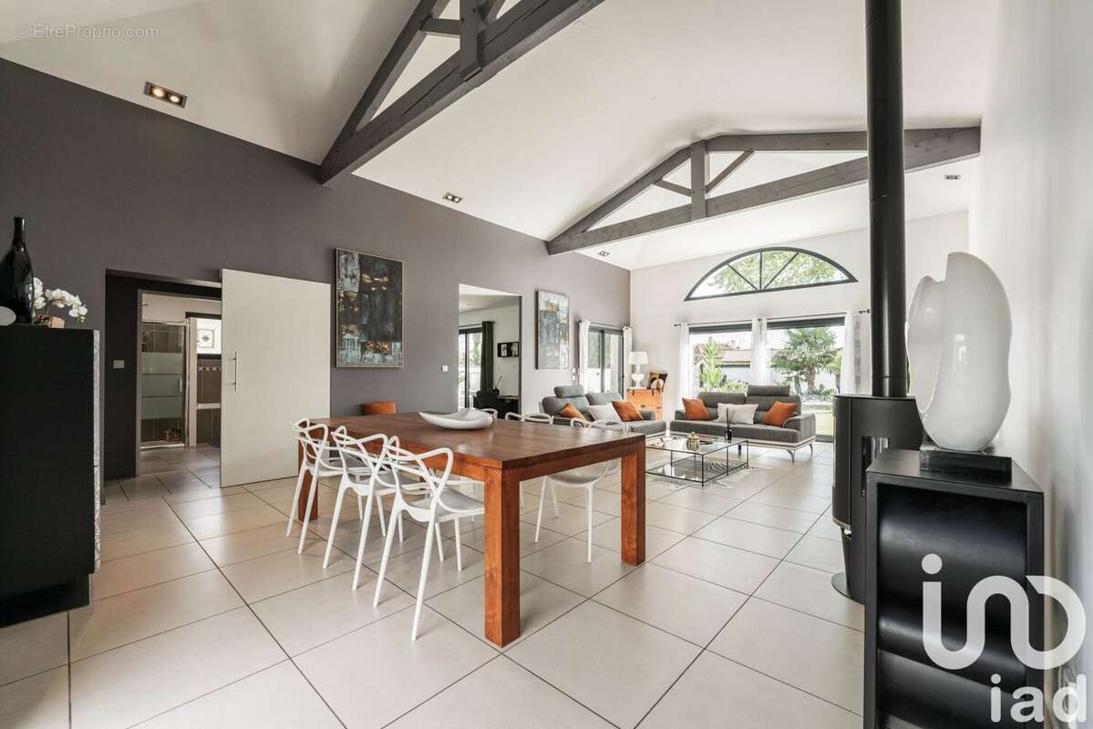 Photo 2 - Maison à MONDONVILLE