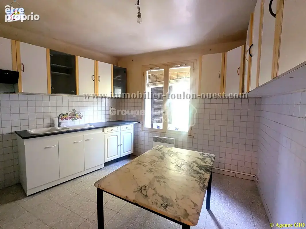Maison de ville - signes -  type 6 de 100 m2 environ  sur 2 niveaux - photo 8