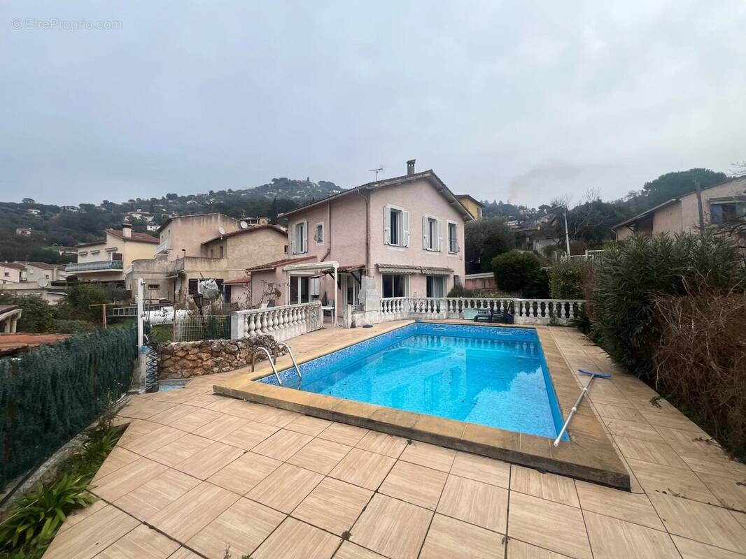 Maison à DRAP