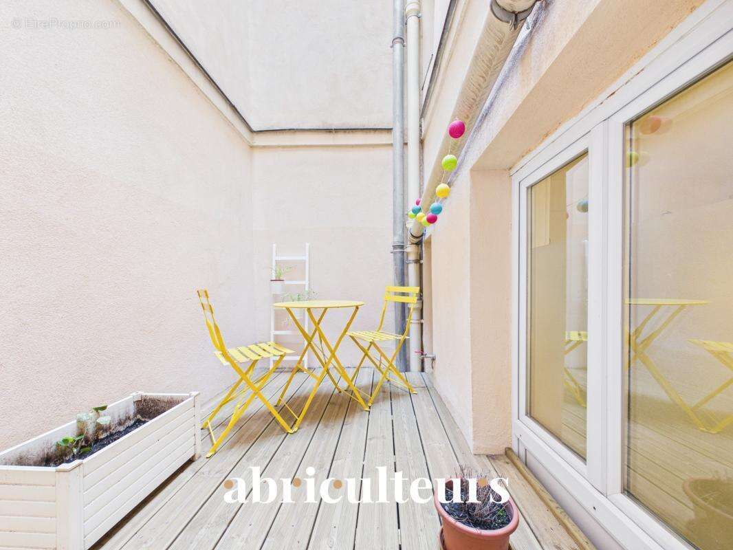 Appartement avec terrasse de 7m² en vente à  Paris 11e, Rue de la Fontaine au Roi (75011) - photo 13