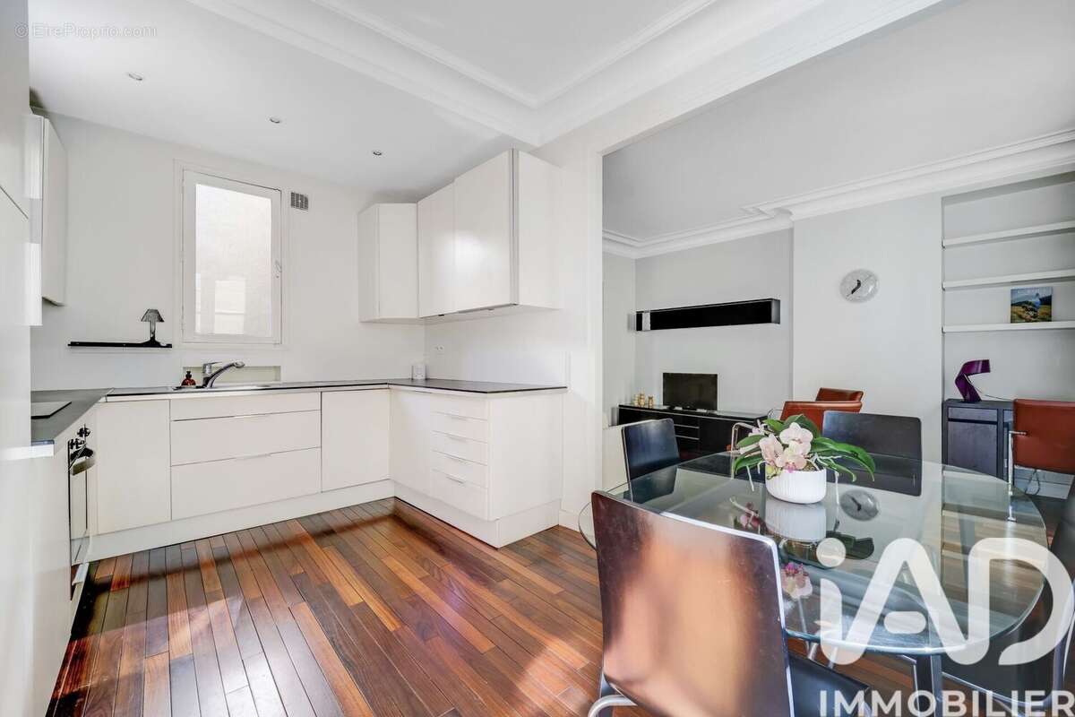 Photo 2 - Appartement à NEUILLY-SUR-SEINE