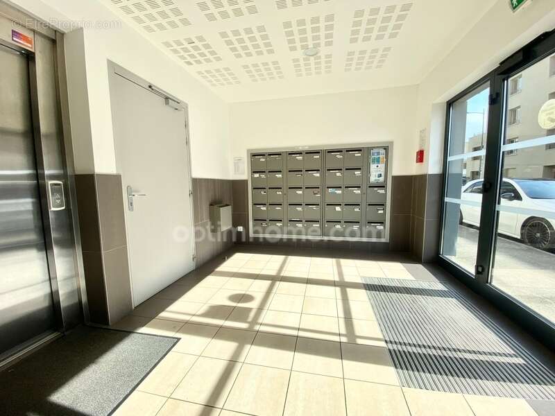 Appartement à COLOMBELLES