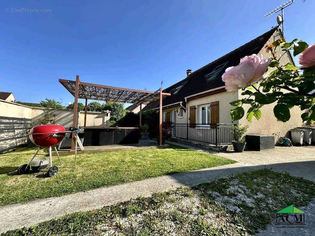 Maison à MERY-SUR-OISE