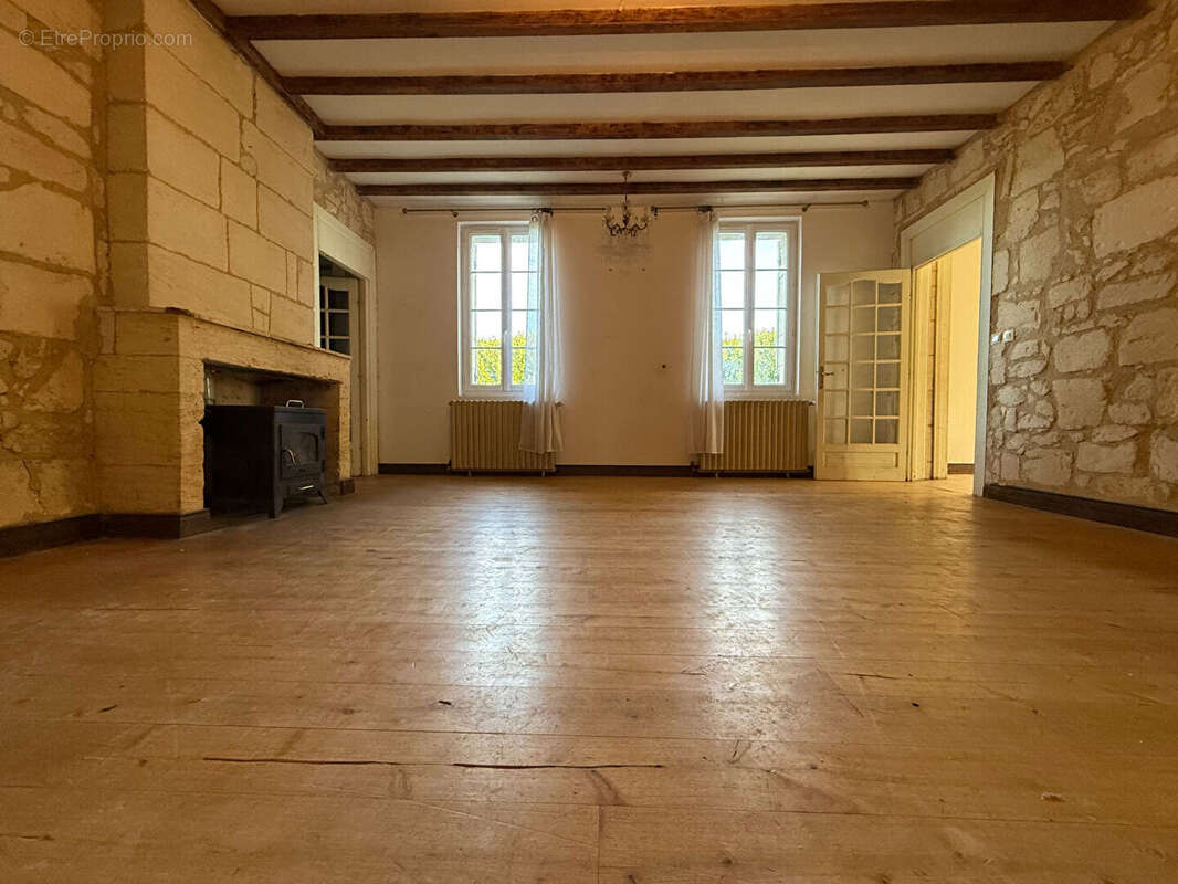 Maison à VILLEGOUGE