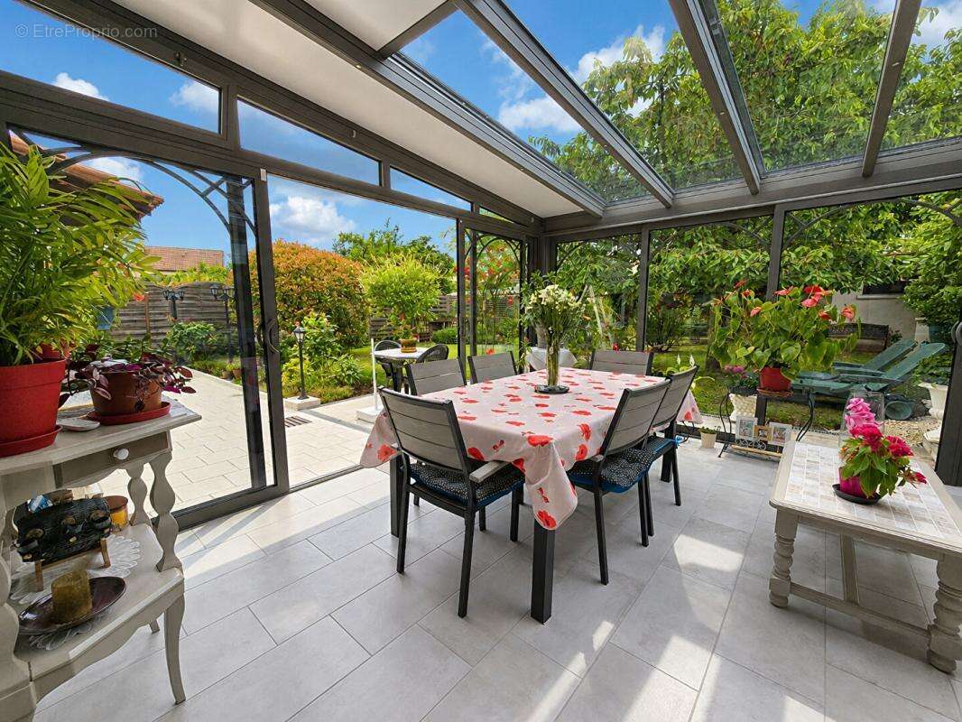 Maison individuelle avec 4 chambres, véranda et magnifique jardin - 175 M2 utiles - photo 17