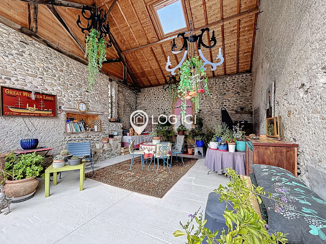IGON - Vente d'un enclos béarnais rénové avec piscine - photo 6