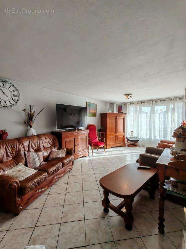 Maison à COLLONGES-LA-ROUGE