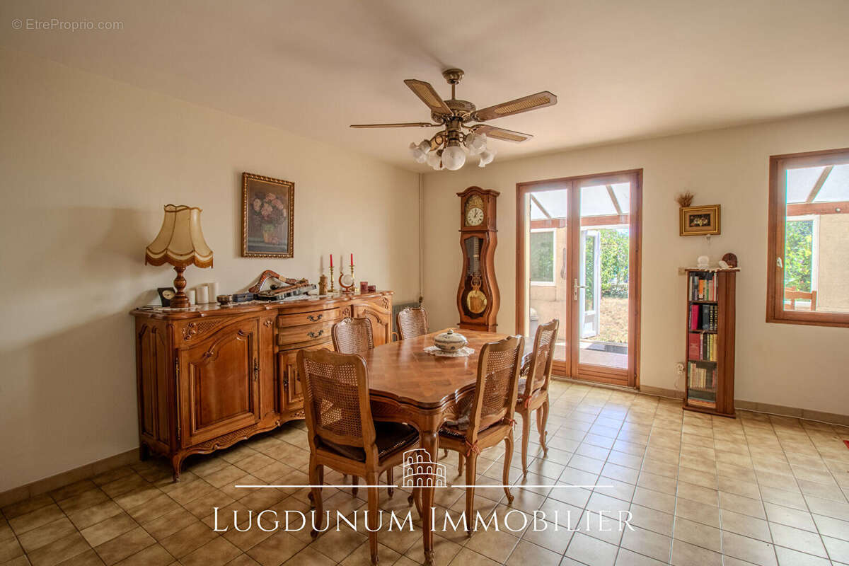 Maison Grigny Sur Rhone 5 pièce(s) 86 m2 avec beau Jardin - photo 4