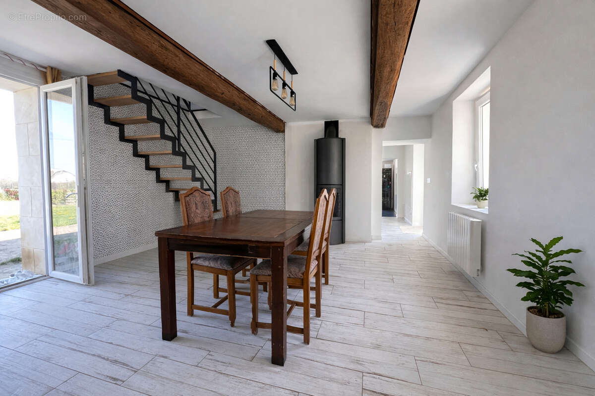 Maison à MEZIDON-CANON