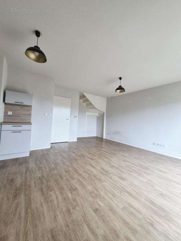 Appartement duplex avec terrasse et jardinet lacanau centre - photo 4