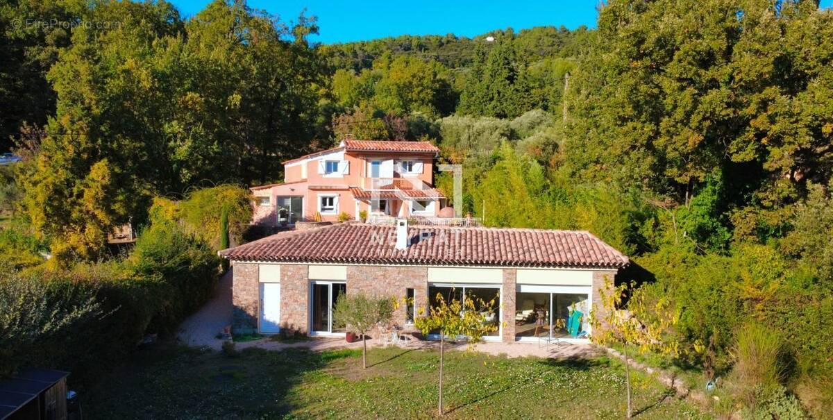 Maison à CALLIAN