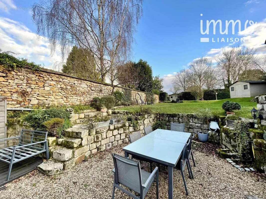 Maison à FLEURY-EN-BIERE