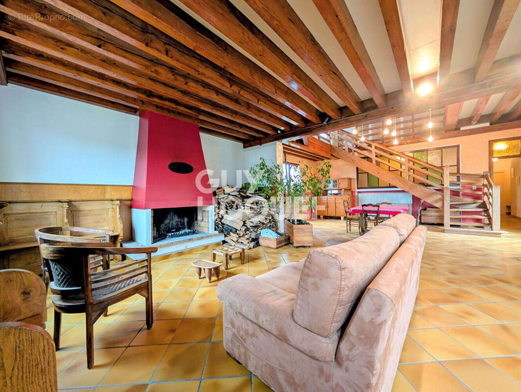 Maison à DECINES-CHARPIEU