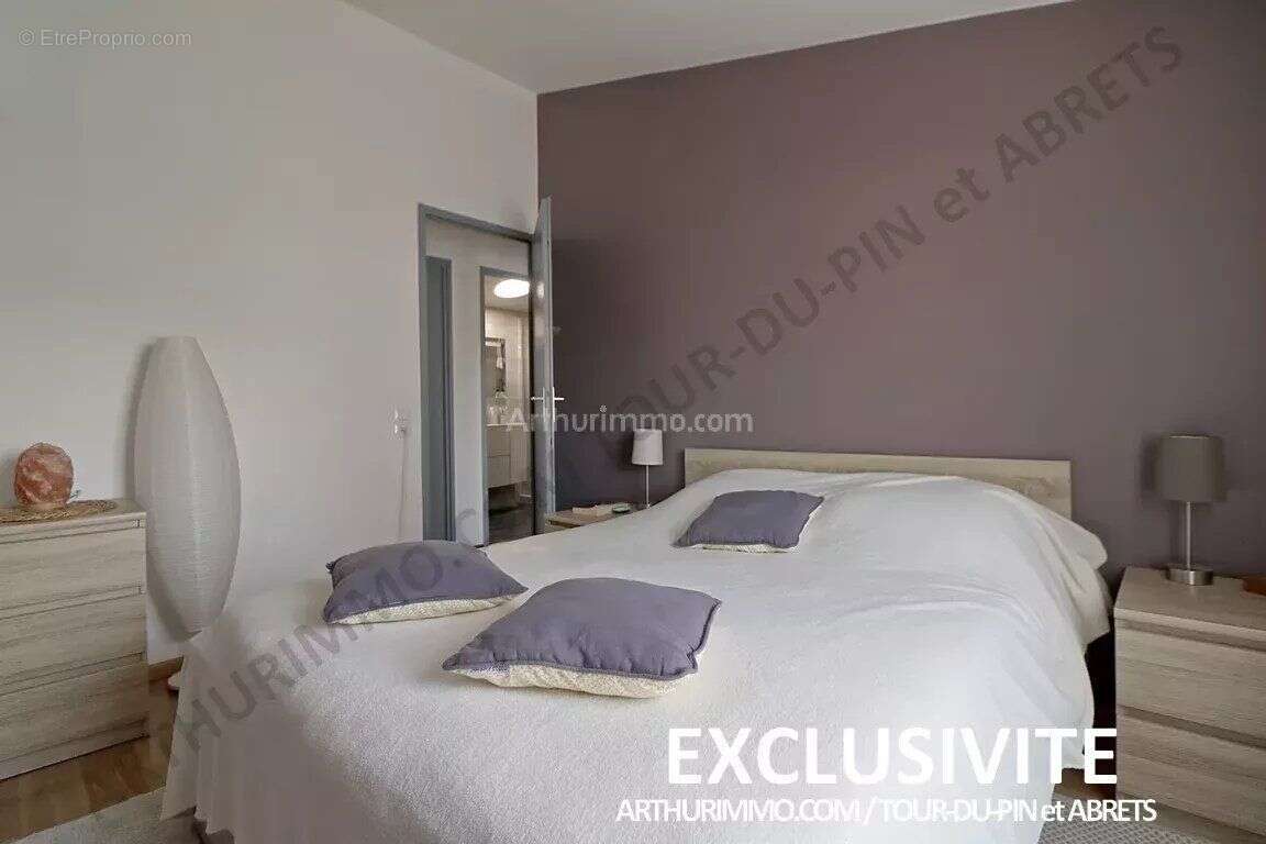 Maison à LA TOUR-DU-PIN