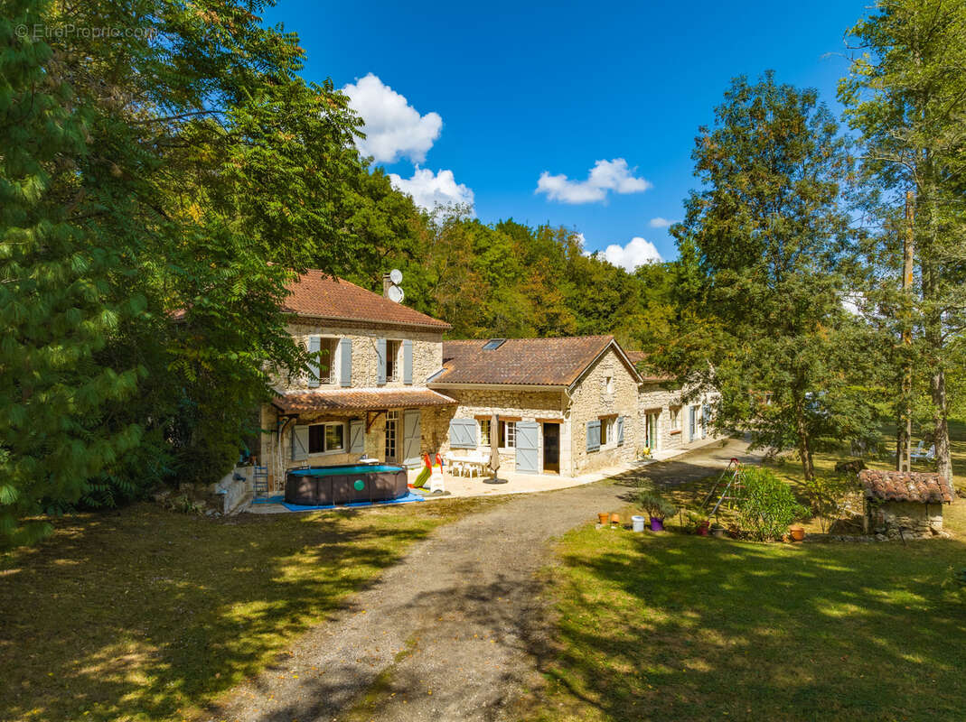 Maison à MONBALEN